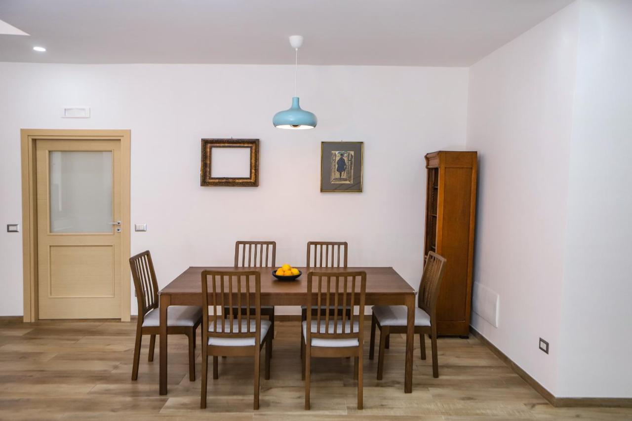 Tribunali Family Apartment By Wonderful Italy Наполи Екстериор снимка